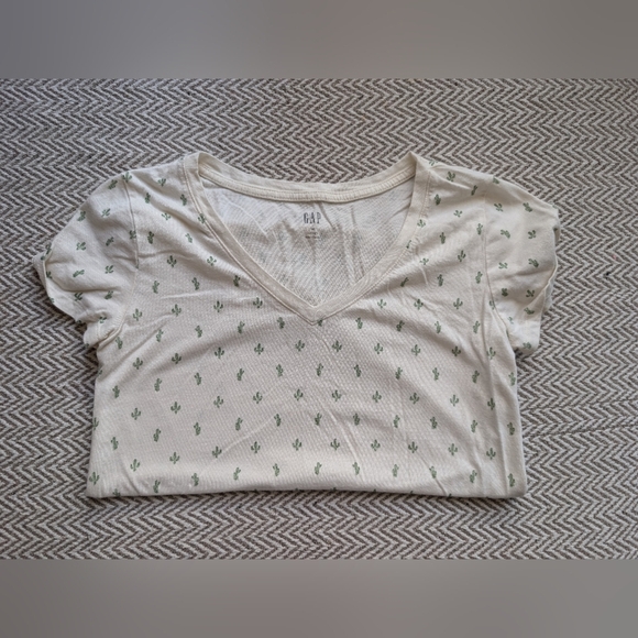 GAP Women's Cream Favorite Cactus Print Top Like New - Picture 4 of 6